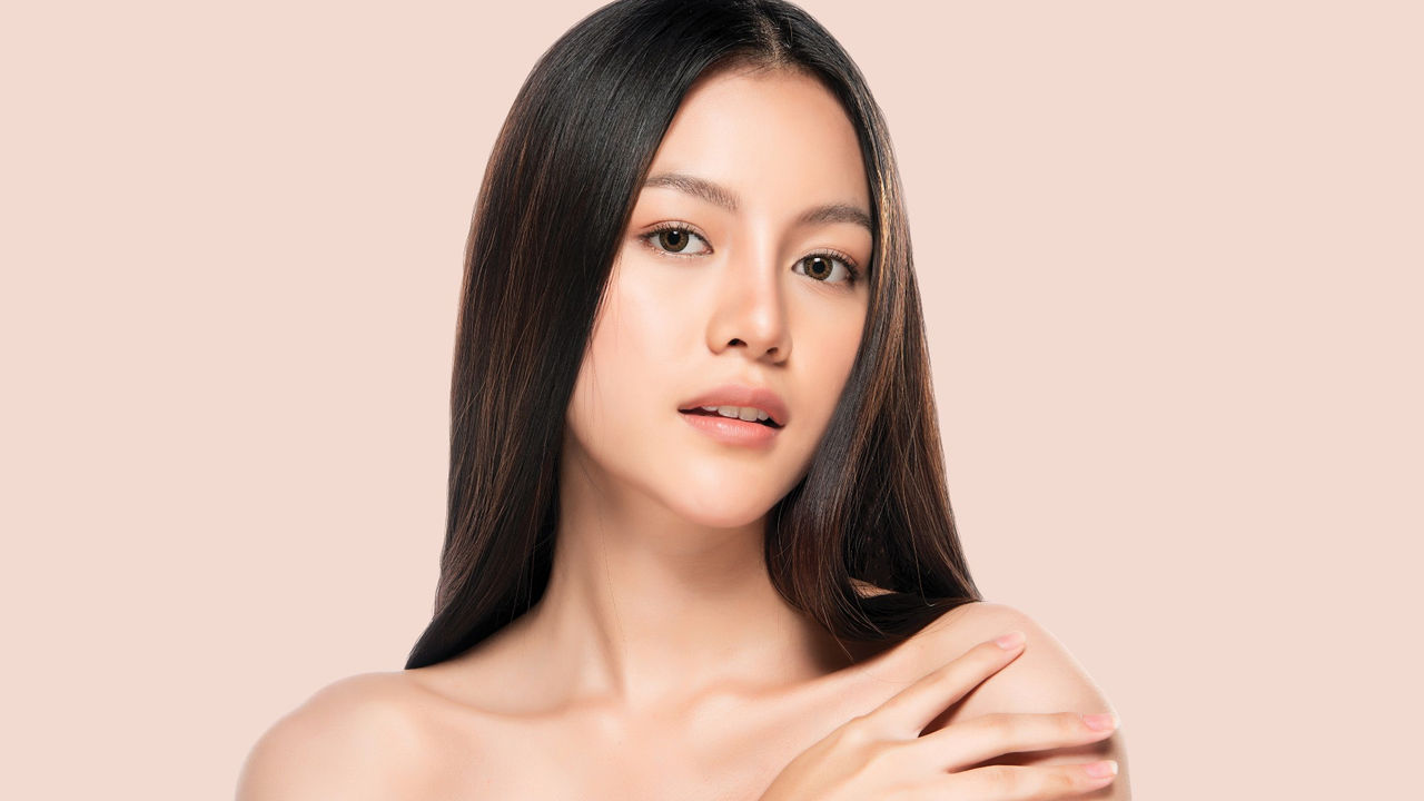 Beautiful Pretty Young asian Woman with Clean Fresh bare Skin concept Asian Girl beauty face skincare. Facial treatment. healthy skin and cosmetic ideas concept